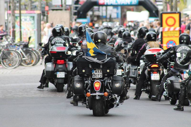 70 motorcyklister kommer att finnas med i vandringen genom staden.