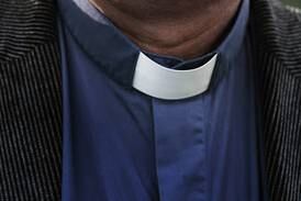 Avkragad präst dömdes för grovt rattfylleri - återfår kragen