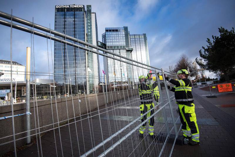 Området Korsvägen, Svenska Mässan är nu avspärrat av tillfälliga betongfundament, staket och polisavspärrningar inför EU-toppmötet.