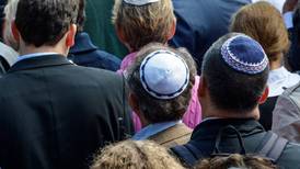 Hälften av Sveriges judar överväger att lämna landet
