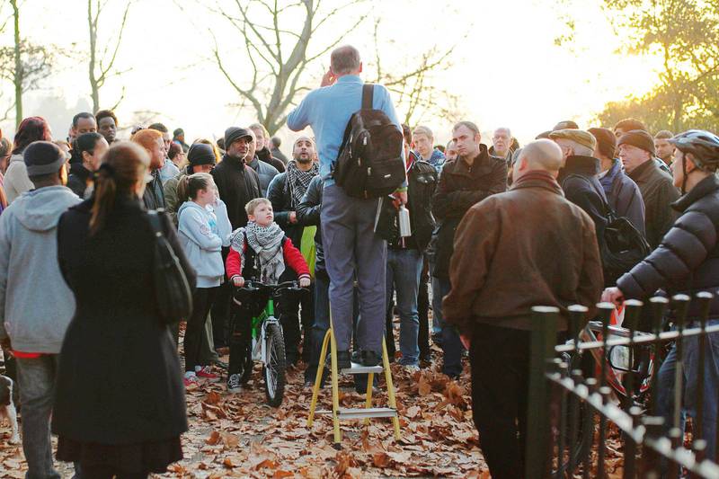 ”Harmlösa gatupredikanter kan råka illa ut”, säger organisationen Defend Free Speech som oroas av David Camerons antiterrorlagar. På bilden talar en man på legendariska Speeker´s Corner i Hyde Park, London.