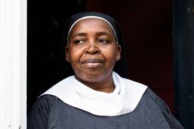 Rose från Kenya valde ett liv som nunna i Sverige: ”I början grät jag mycket”