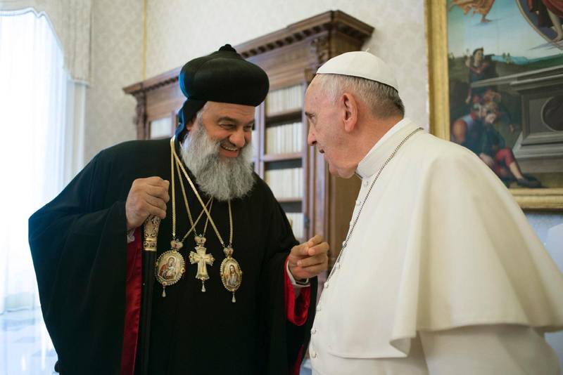 Patriark Mor Ignatius Aphrem II under ett tidigare möte med påven.