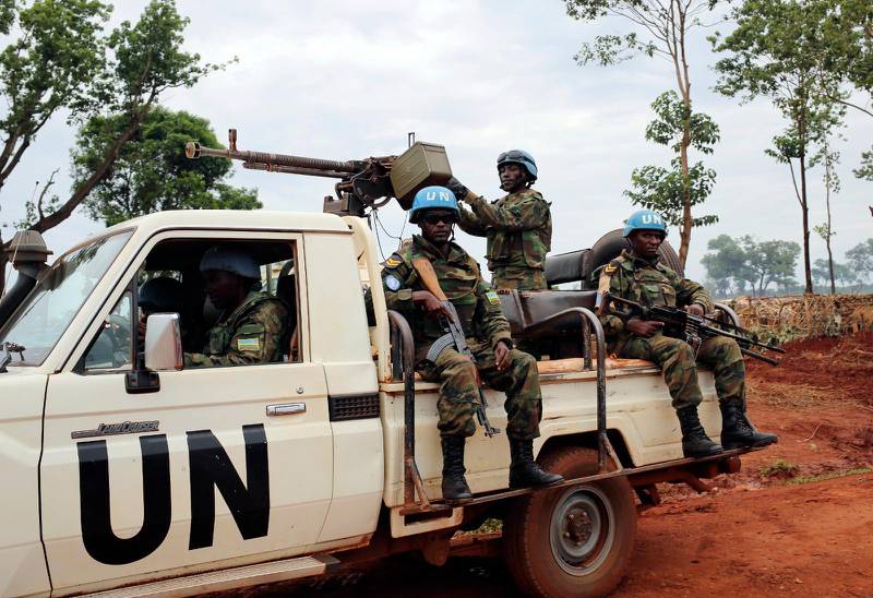 FN:s fredsbevarande styrkor utanför staden Bria i Centralafrikanska republiken.