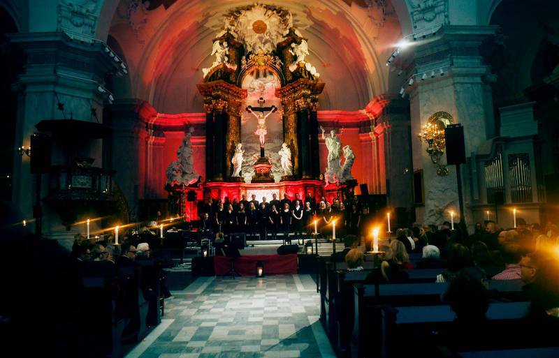 18 procent av svenskarna besöker i år kyrkliga julkonserter. Bilden: Konserten ”Jul i Vasastan” i Gustaf Vasa kyrka, Stockholm.