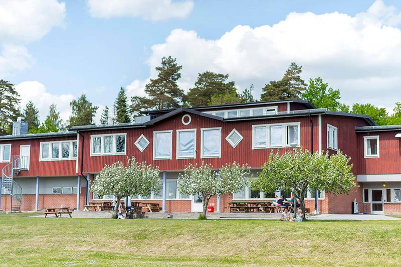 De nuvarande lokalerna på Kaggeholms folkhögskola skulle kosta mellan 30 och 40 miljoner kronor att renovera. Det är en av anledningarna att ledningen vill flytta skolan.