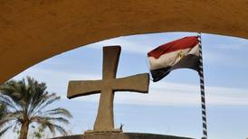 Bomb dödade polisman utanför kyrka i Egypten