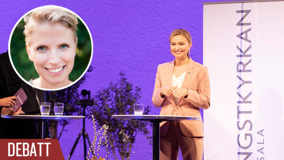 Ebba Busch (KD) under partiledarsamtal i Uppsala Pingst inför riksdagsvalet 2022. Infälld bild på Julia Wikander.