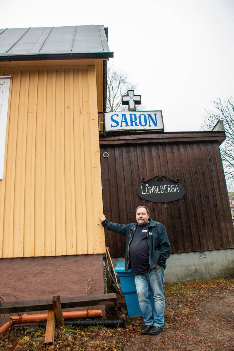 Eldsjäl. Peter Johansson driver firman ”Snickarpastorn” men all sin fritid tillbringar han som pastor i Saronförsamlingen i Lesjöfors.