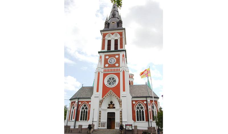 5. Sofiakyrkan i Jönköping. Är byggd i nygotisk stil och uppförd på 1880-talet. Den har fått sitt namn efter drottning Sofia. Tillhör Svenska kyrkan.