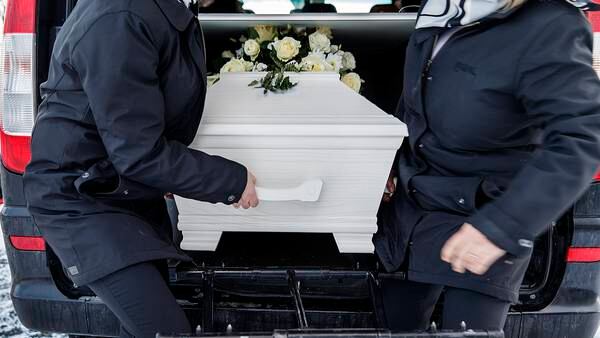 Begravningsbyrå i kyrkan anmäler Fonus: ”De är snuskigt marknadsdominerande”