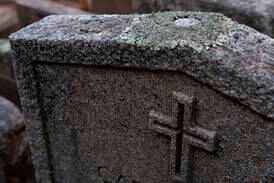Problem med stölder på kyrkogårdar
