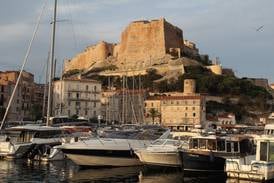 Korsika lockar med gränder, kyrkor och häpnadsväckande natur