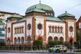 Efter flaggbränning: kärleksmanifestation vid Malmös synagoga