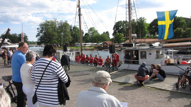 Askersund. Besättningen på Missionsbåten Christina och Medlemmar i Frikyrkorna i Askersunds kommun. 