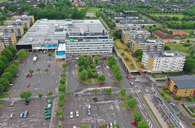 Flygbild över Skäggetorp centrum i Linköping.