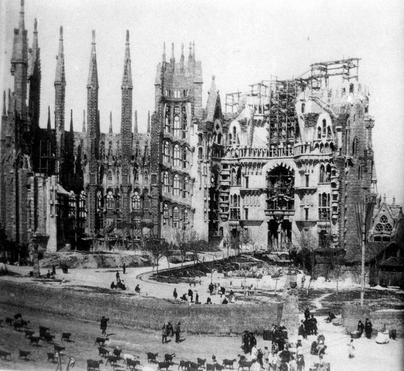 Sagrada Familia år 1915.