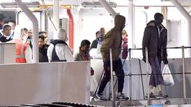 EU-länder tar emot migranter från fartyg