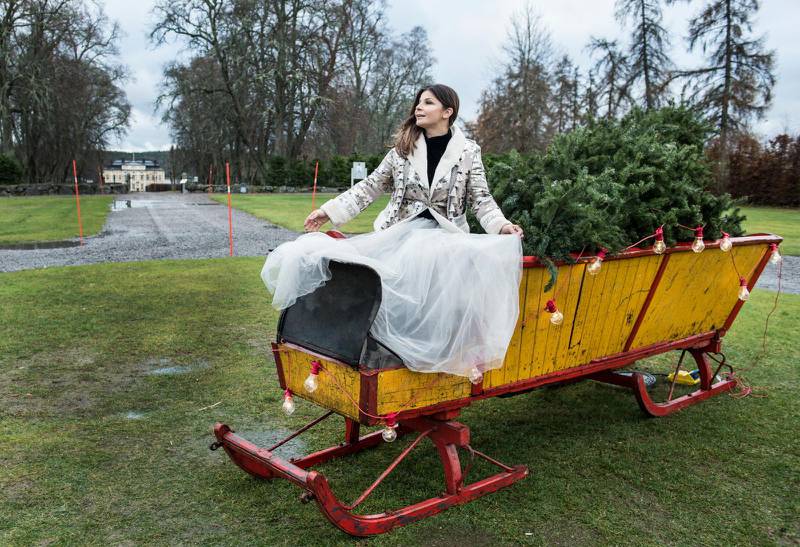Efter 35 år som artist får nu Carola Häggkvist en egen tv-serie, "Carolas advent". Här en bild tagen inför hennes julshow förra året.