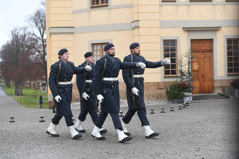 Vakter vid prins Gabriels dop i Drottningholms slottskyrka. 