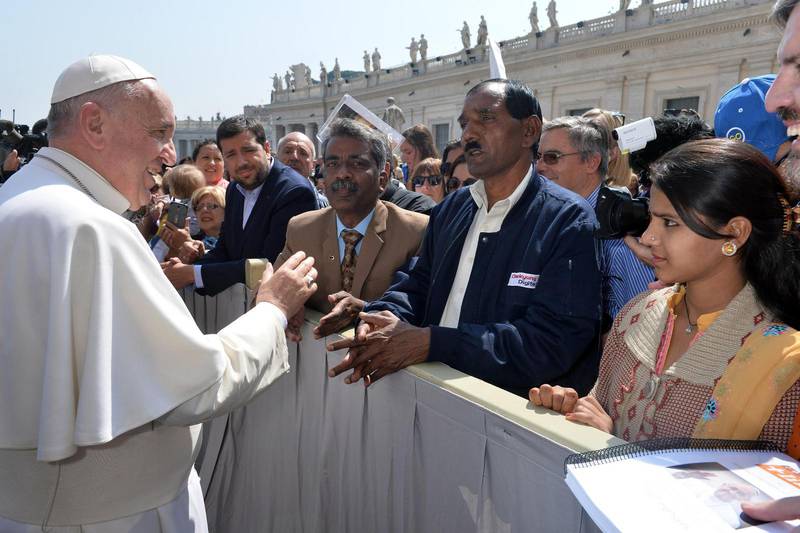 Förra året träffade påven Asia Bibis man och dotter i Vatikanen. 