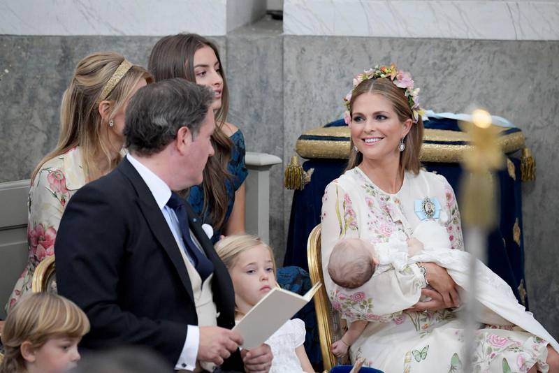 Christoffer O’Neill och prinsessan Madeleine med alla tre barnen.