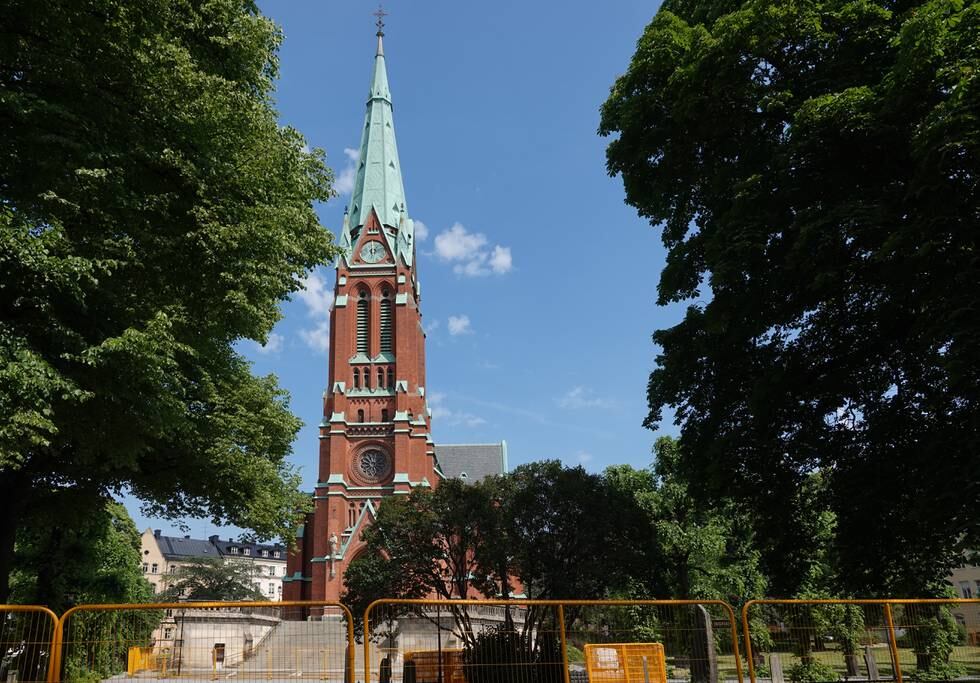 Tornet på S:t Johannes kyrkas i Stockholm riskerar att rasa.