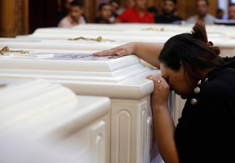 I en attack mot kristna kopeter dödades sju personer på fredagen i Egypten.