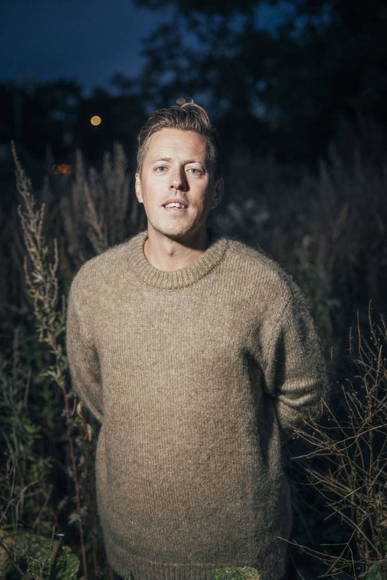 Eric Liljero är pastor i Hillsong Sweden och en av låtskrivarna som medverkar på albumet "Other Side".