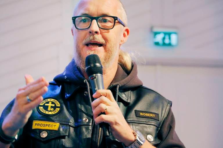Robert Bergström, pastor i Folkkyrkan Malmköping och MC-åkare i kristna bikersklubben Tribes of Judah.