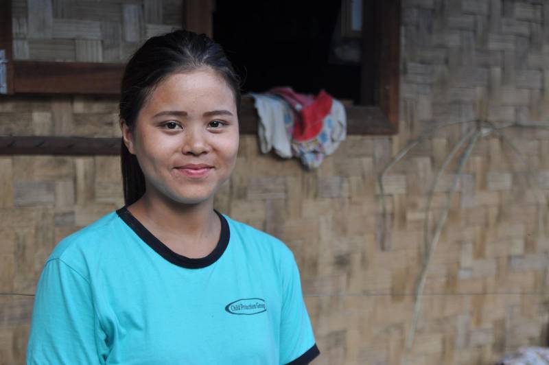 Dingsi Hu Ja, 26 år, har fått se sitt liv stanna upp. Hon är egentligen student, men har levt på flykt sedan hon var 20 år och kan inte slutföra sin utbildning.