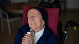 Syster Andre, 118, är äldst i världen
