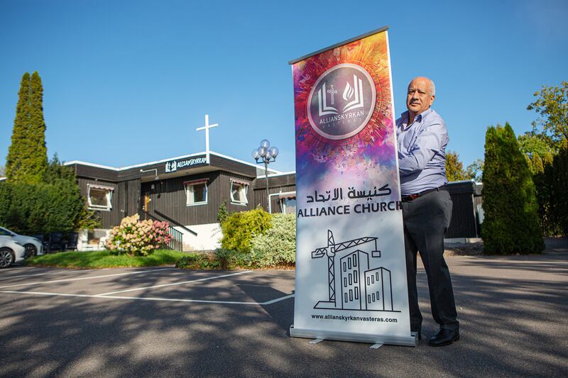 Morad Monier, pastor, visar Allianskyrkans i Västerås nya lokaler.