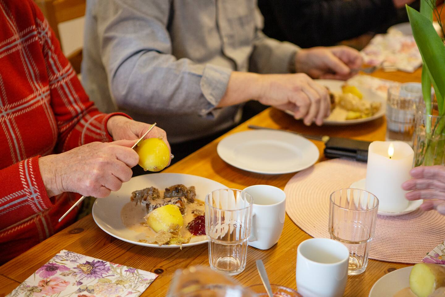 Dagen besöker trygghetsboendet Astrarna som drivs av pingstkyrkan i Eskilstuna.