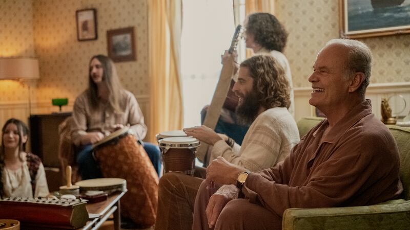 Stillbild ur filmen Jesus Revolution.