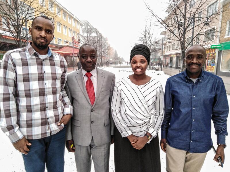 Mitt i ett vintrigt Luleå samlas Joseph Ruvugana, pastor Pascal Baturana, Joseline Pettersson och Emmanuel Niyoyito till afrikanska gudstjänster i pingstkyrkan.