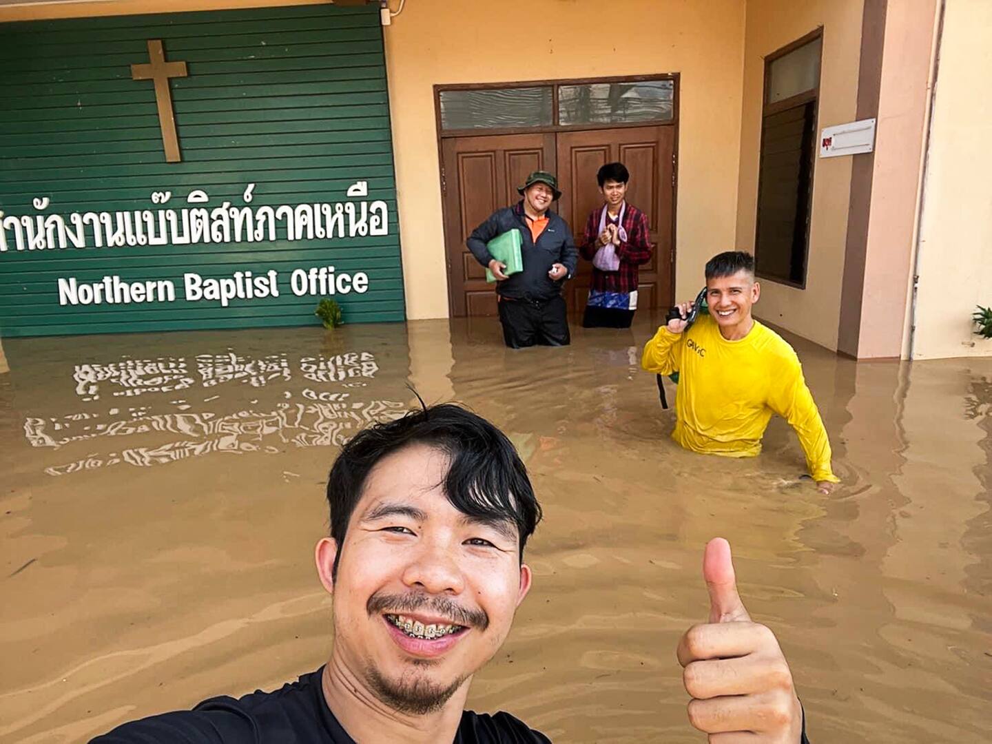 Svenska missionärer och deras samarbetsparter i Chiang Mai i Thailand drabbades hårt av den senaste tidens stora översvämningar.