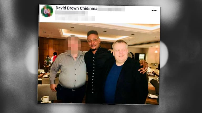 David Brown, som påstår sig finnas i Nigeria, har ägnat sig åt kärlekssvindel i Norden. Han har uppvaktat kvinnor i både Sverige och Norge på Instagram och utgett sig för att vara en helt annan person, med falska fotografier och berättelser. Pengarna som han efter ett tag har sagt sig behöva låna från kvinnorna för att lösa olika problem har satts in på Divine Favour Missions konto i Norge. Mattias Lekardal kan ses på bilder tillsammans med David Brown.