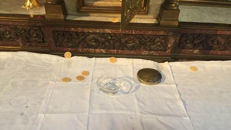 Den katolska kyrkan Notre-Dame de Dijon vandaliserades i början av februari 2019. Nattvardsbröd hade spridits ut, mässboken rivits sönder och altarduken hade smutsats ned.