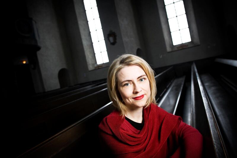 Teologen och professorn Jayne Svenungsson inträder i dag i Svenska Akademien. Hon ersätter Torgny Lindgren på stol nummer nio. 
