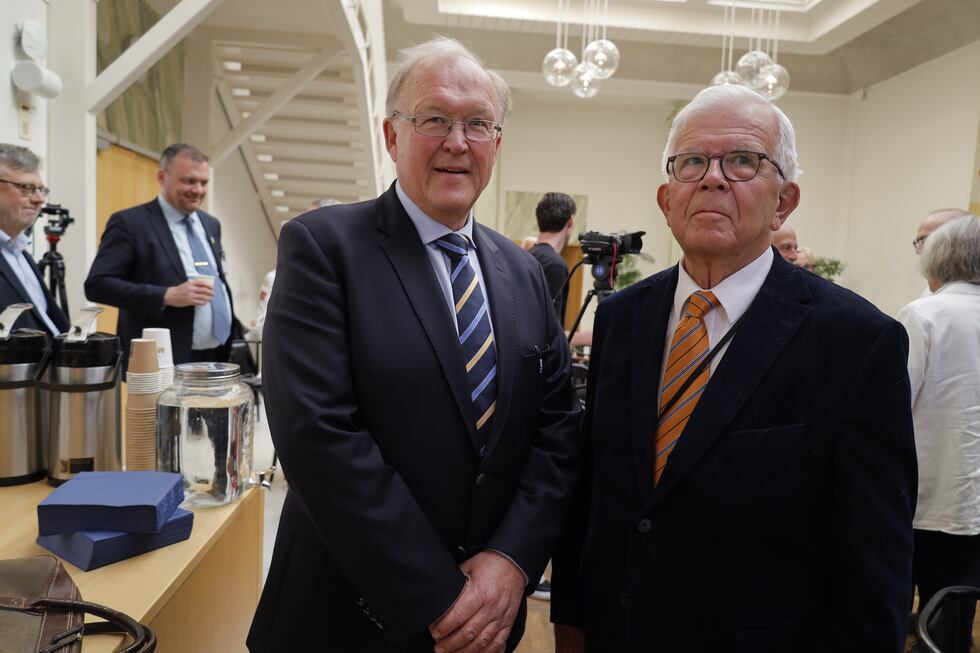 Jacob Zetterman Göran Persson (S) och Alf Svensson (KD) tillsammans för att fira Israel 75 år.