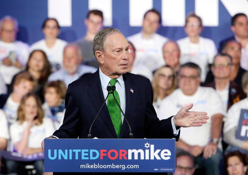 Michael Bloomberg har slängt in en davidsstjärna på en av sina affischer i samband med presidentvalskampanjen.
