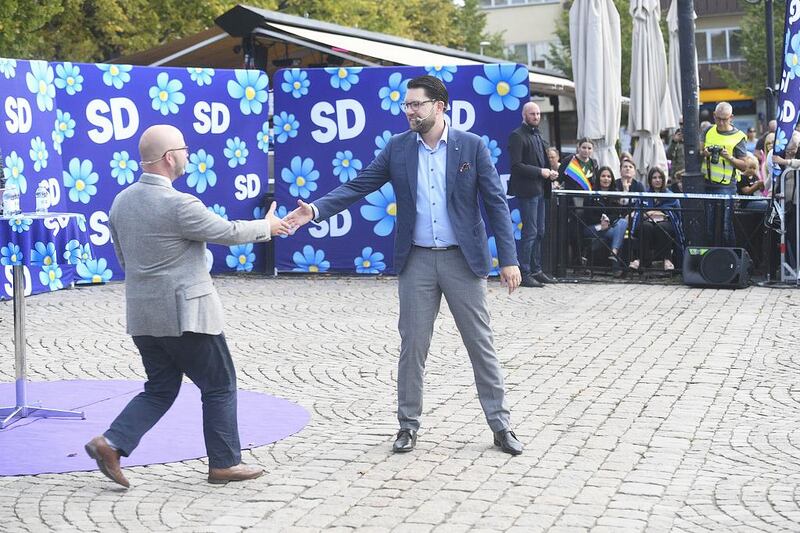 Nu: Charlie Weimers lämnar KD för SD.
