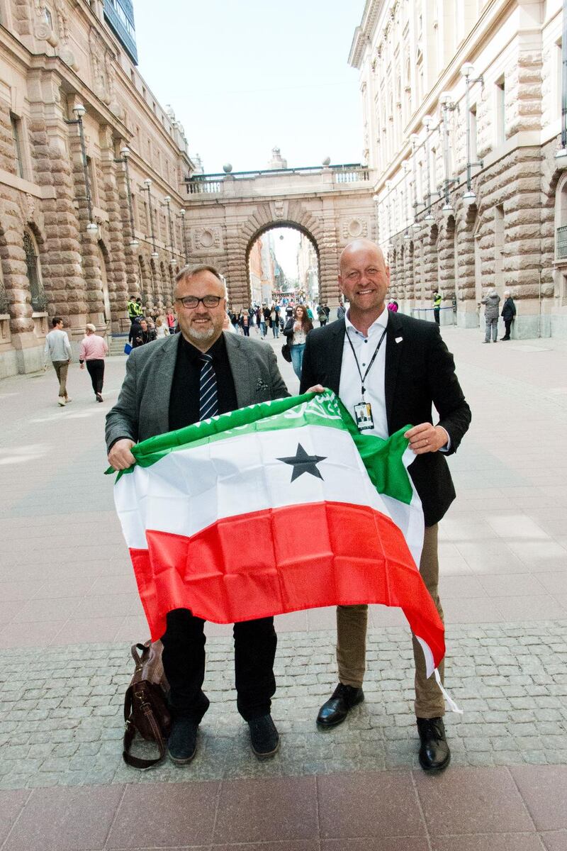 UTANFÖR RIKSDAGEN. Mikael Torstensson och Magnus Oscarsson, två förkämpar för den självutropade staten Somaliland. 
