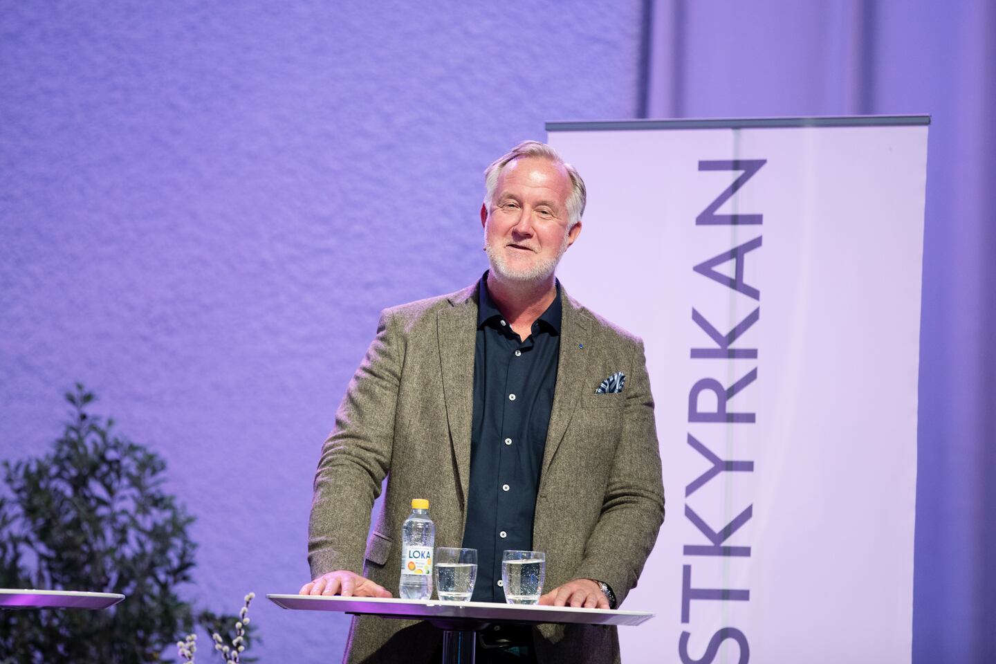 Johan Pehrson (Liberalerna) partiledarsamtal i Uppsala Pingst inför riksdagsvalet 2022.