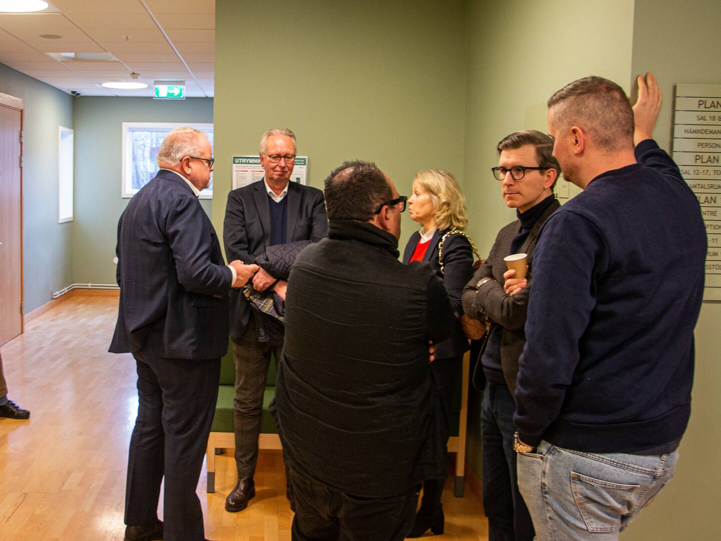 Pastorn Josef Barkenbom blev uppsagd från Solna pingstkyrka – och har stämt församlingen. Parterna möts till huvudförhandling i Solna tingsrätt.
”Klassisk kristen tro är under attack från delar av frikyrkan”, har Barkenbom motiverat att han går till domstol.