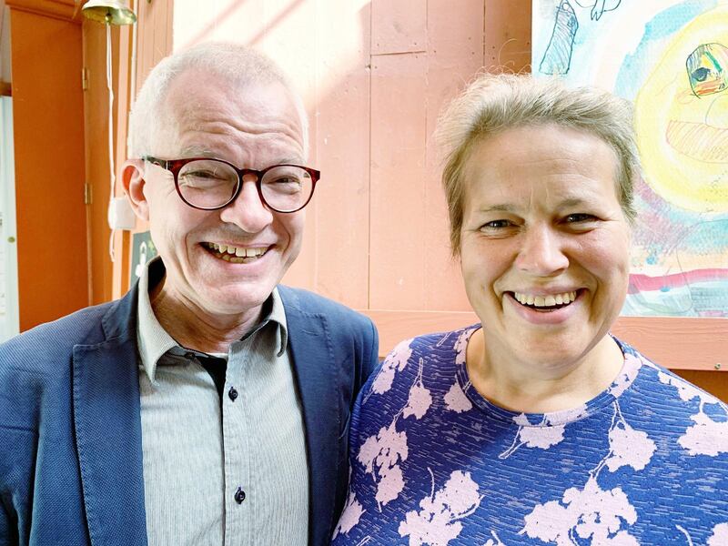 Jakob Lindblad och Caroline Hellman.