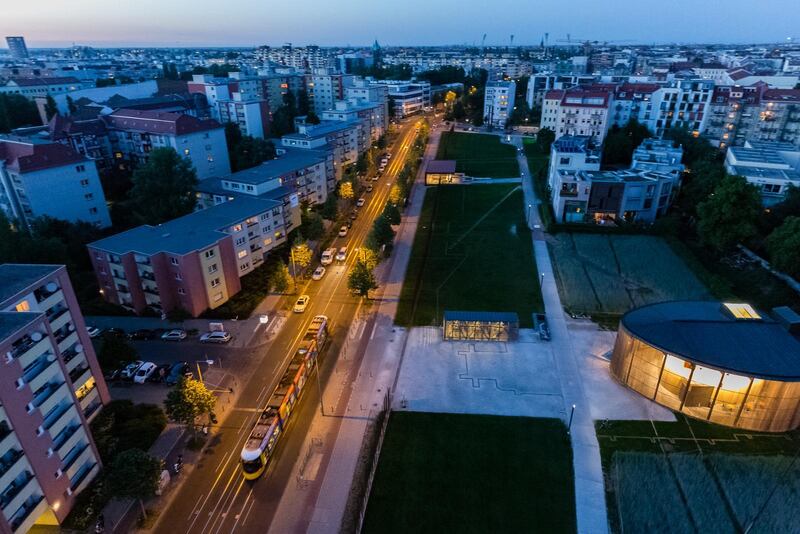Försoningskapellet i Berlin (nederst till höger i stora bilden) ligger på den plats där Berlinmuren tidigare gick. Thomas Jeutner bodde 300 meter från muren och arbetar i dag som präst.