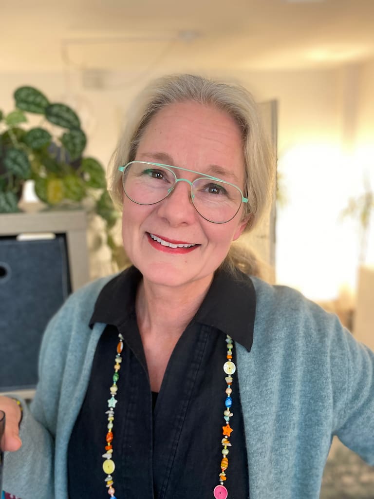 Helén Västberg, legitimerad psykoterapeut och lärare i psykoterapi som skrivit bok om maktmissbruk inom kyrkan.