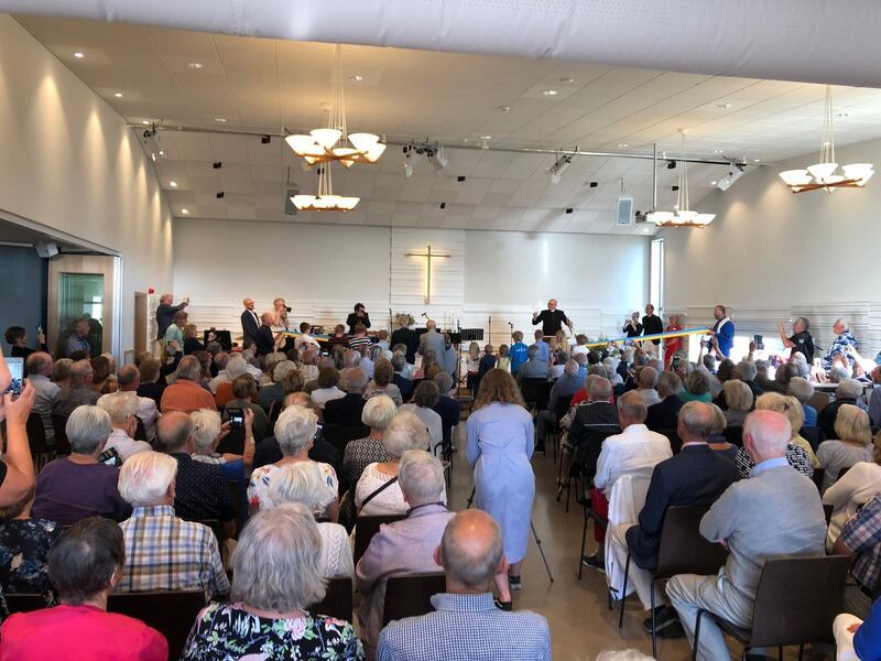 Fullsatt när Vallersvikskyrkan invigdes.